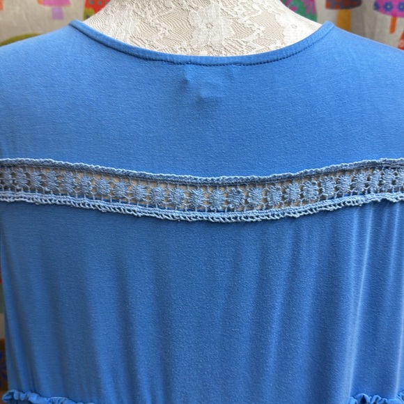 POL Sleeveless Blouse. Medium - Picture 5 of 10